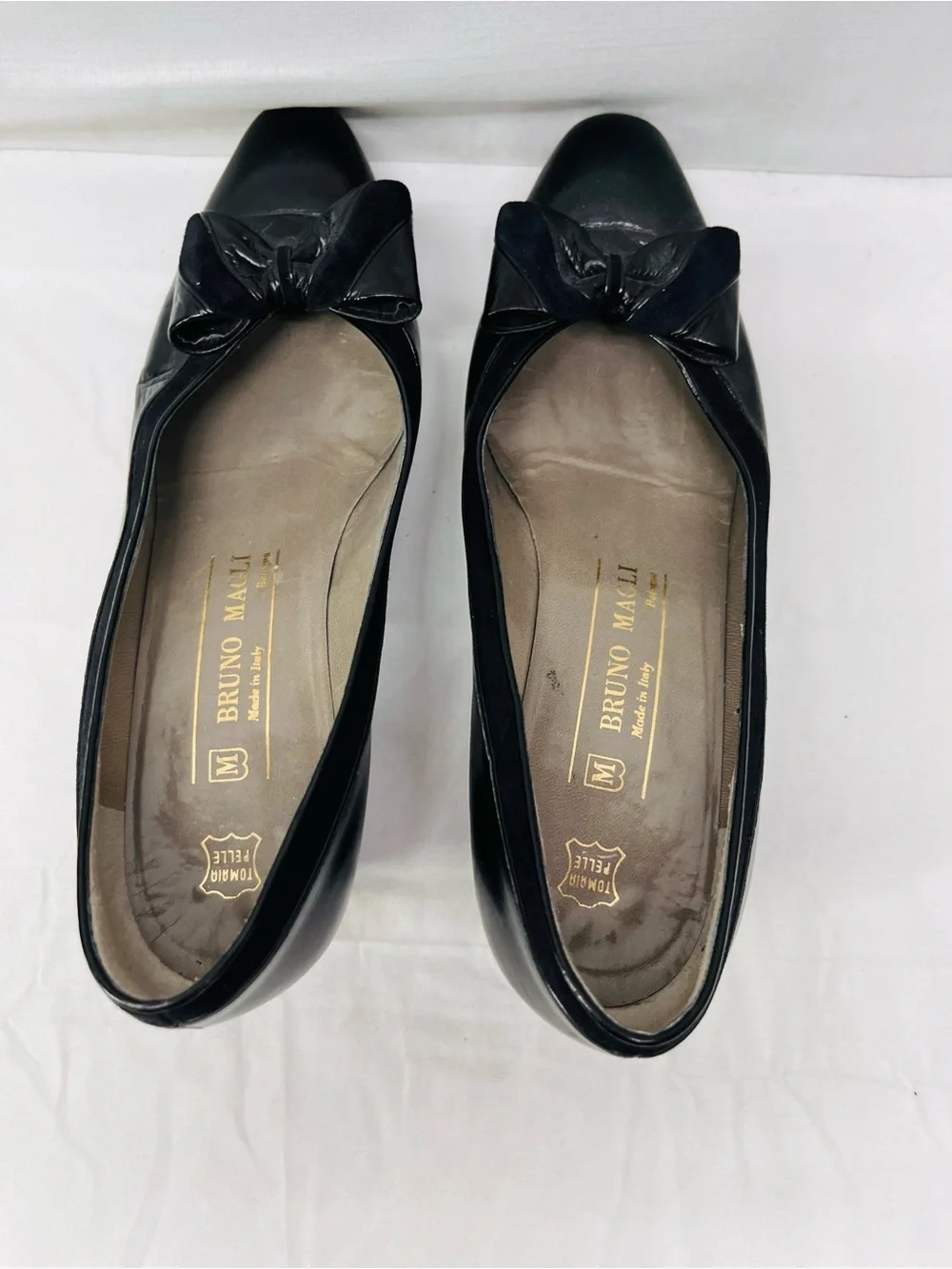 Vintage Bruno Magli Black Leather Bow-Accent Flats